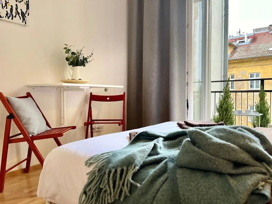 Sunlit - Prague Apartment 0*,  Czech Republic